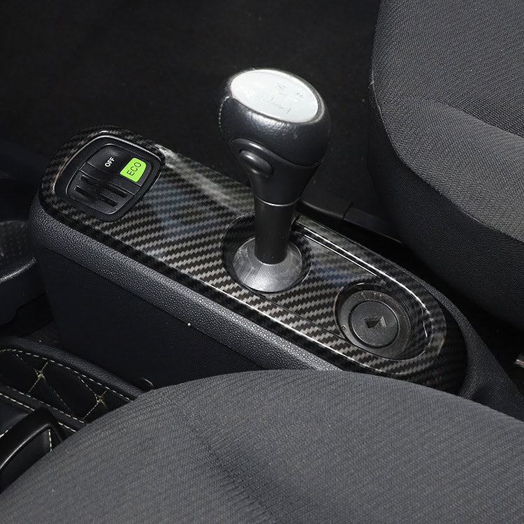 Geeignet für Mercedes-Benz Smart-Modelle (2009-2015): Schalthebel-Zierrahmen aus ABS mit Karbonfaser-Optik.