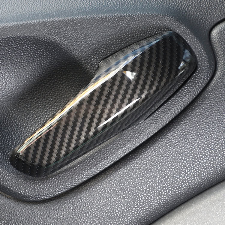 Passend für Mercedes-Benz Smart Modelle (2010-2015): Innentürgriff-Abdeckung aus ABS mit Karbonfaser-Optik.