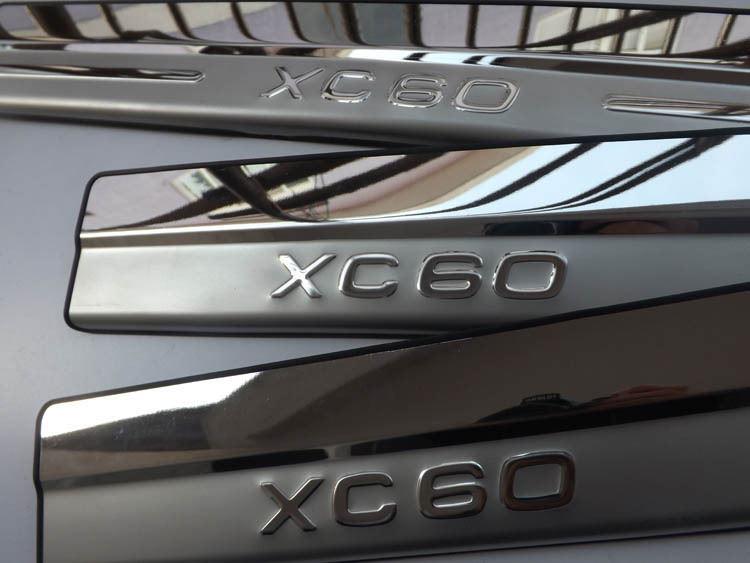 Volvo XC60 P3 Türschweller Tür Leiste Fußschutz Einstiegsleisten