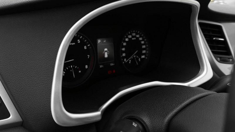 Hyundai Tucson 3 TL Chrom Mittelkonsole Armaturenbrett Geschwindigkeitsmesser Abdeckung