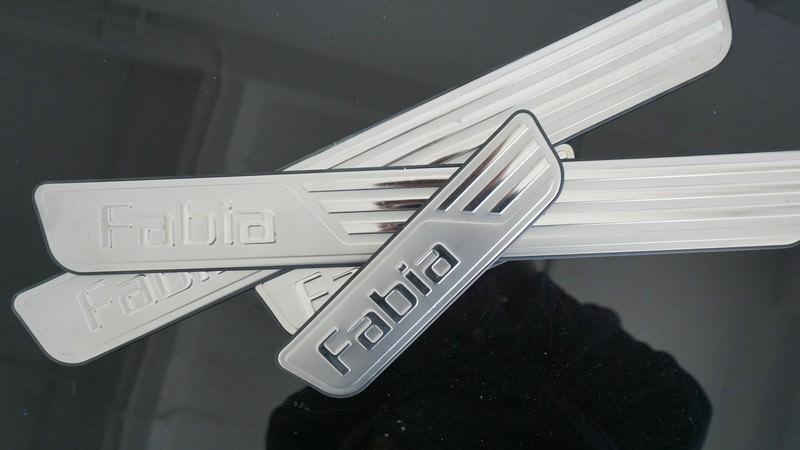 Skoda Fabia 2 & 3 Edelstahl Einstiegs Leisten Tür Schweller Auflage Abdeckung