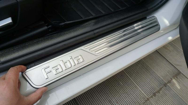 Skoda Fabia 2 & 3 Edelstahl Einstiegs Leisten Tür Schweller Auflage Abdeckung
