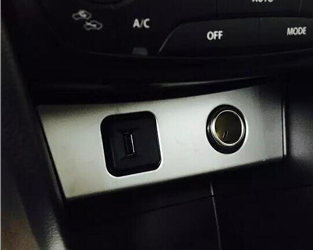 Suzuki Vitara 4 LY Zigaretten Anzünder USB Rahmen Abdeckung