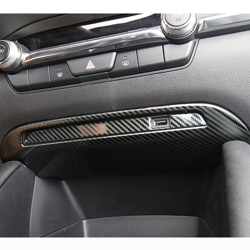 Mazda 3 BP Mittelkonsole Armaturenbrett USB Ladegerät Abdeckung