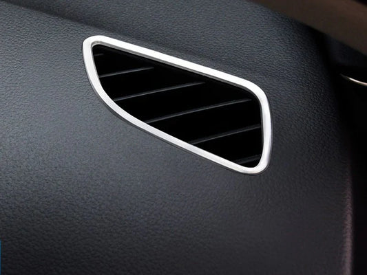 Ein kleines silbernes Detail mit großer Wirkung: Wie Audi-Innenraumblenden den Innenraum aufwerten und zugleich schützen