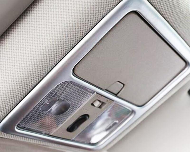 Nissan X-Trail T31 Chrom Innenraumleuchte Dach Leselicht Abdeckung Rahmen