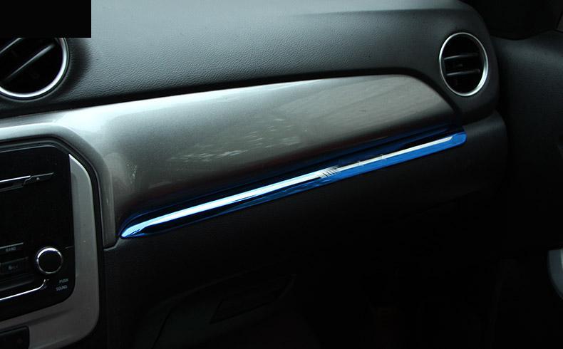 Suzuki Vitara 4 LY Handschuh Fach Kasten Armaturenbrett Leiste