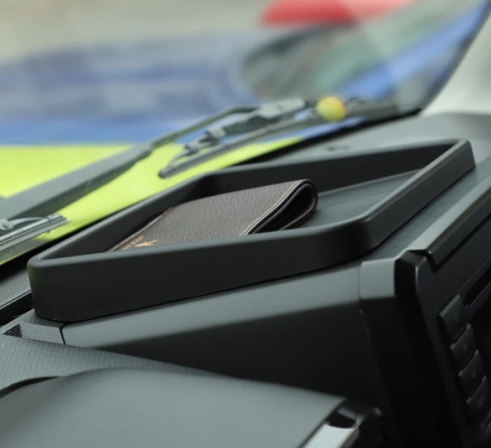 Suzuki Jimny 4 Armaturenbrett Ablagekasten Telefon Halter